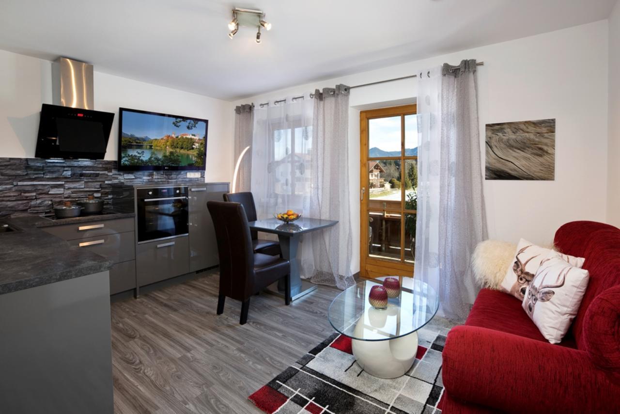 Haus Schlossblick Apartment Fussen Bagian luar foto